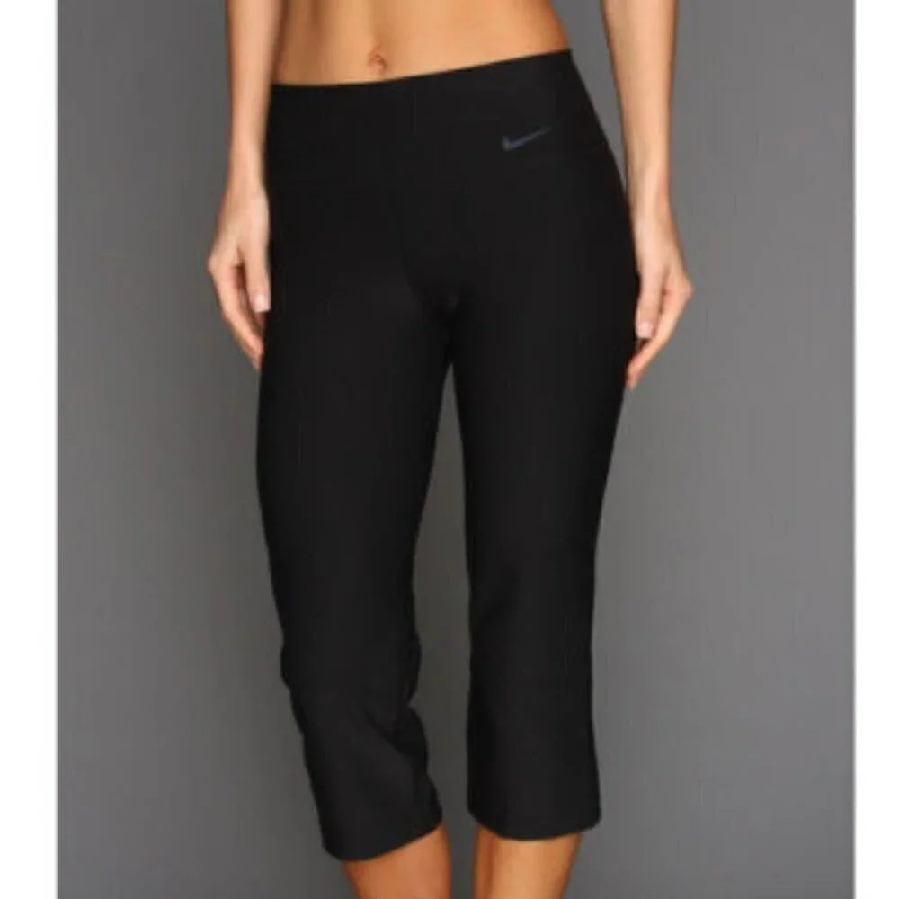 Nike Women's Legend 2.0 Slim Dri-FIT Polyester Black Capri( 548497 ) - Small